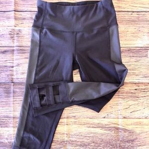 Apana Eggplant Yoga Athletic Stretch Leggings XS.